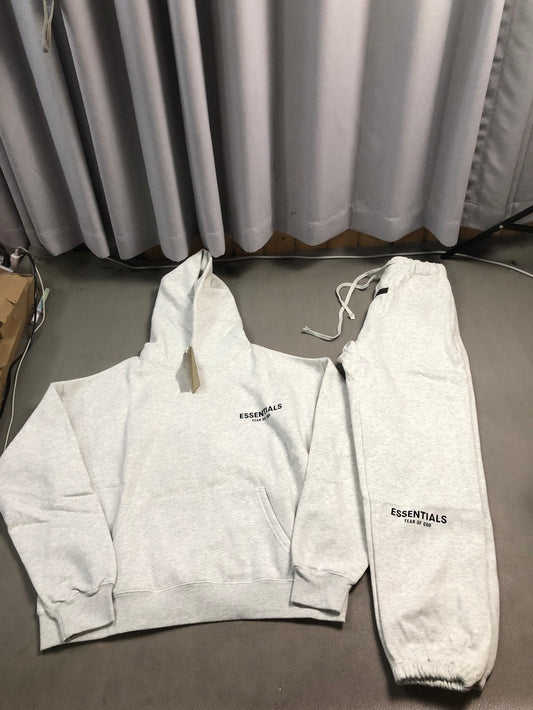 Fear of God Essentials Tracksuit – Gris Clair / Oatmeal