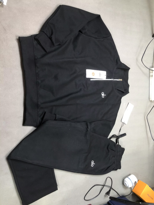 Alo Yoga Set – Noir (Half-Zip + Joggers)